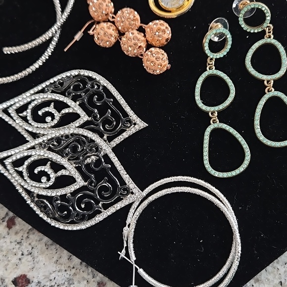 Lot of 11 Brand new earring sets - Picture 4 of 6